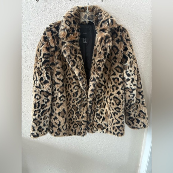 Forever 21 Jackets & Blazers - Forever 21  Faux Fur Leopard Print Jacket